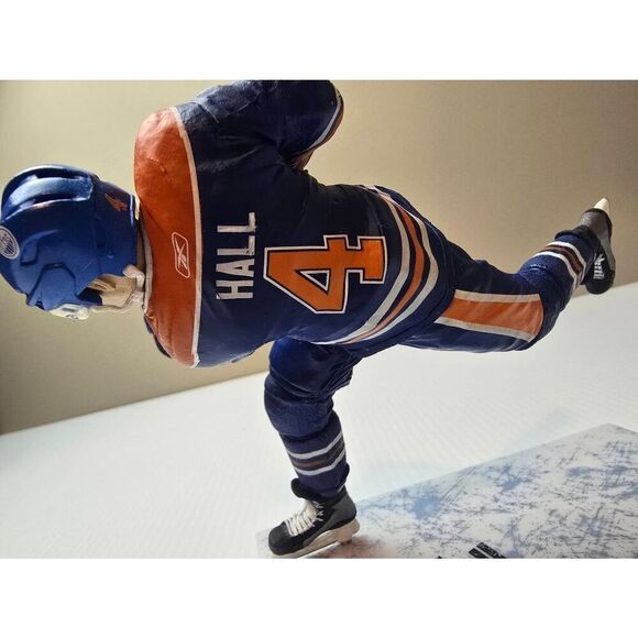 Edmonton Oilers Ryan Hall NHL Figure - Picture 2 of 6